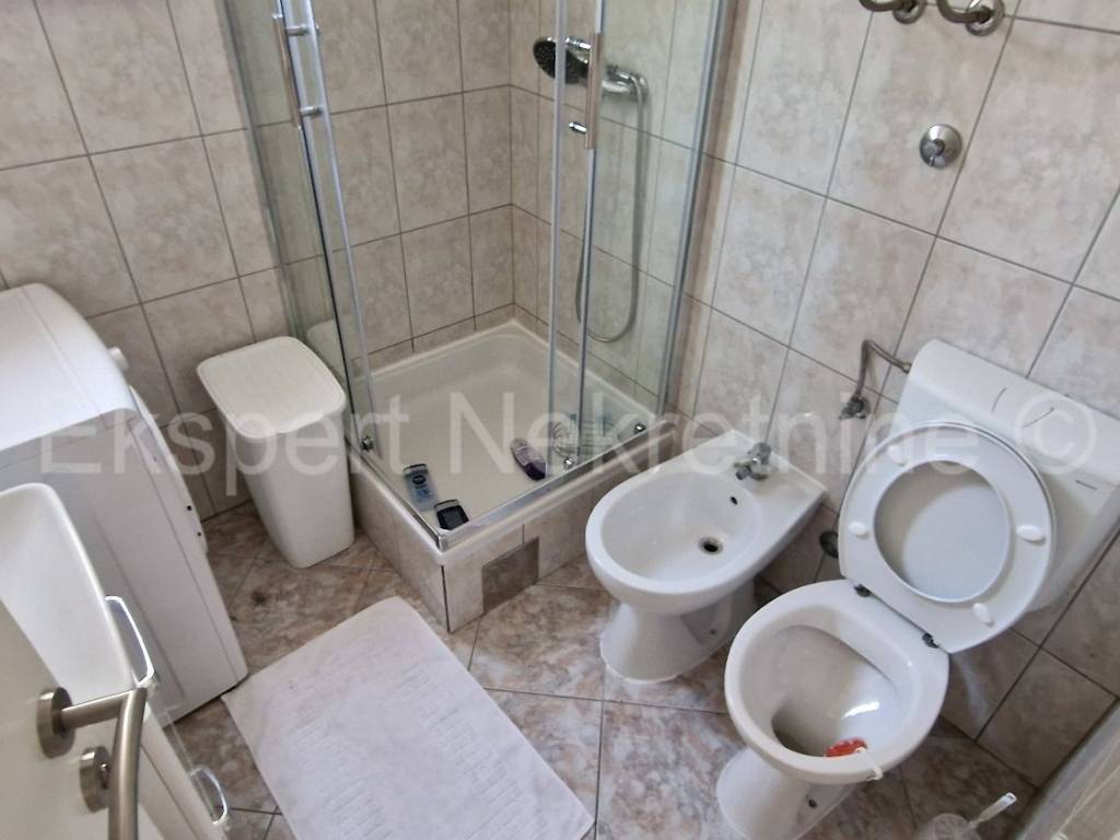 Stan u zgradi, Prodaja, Okrug, Okrug Gornji