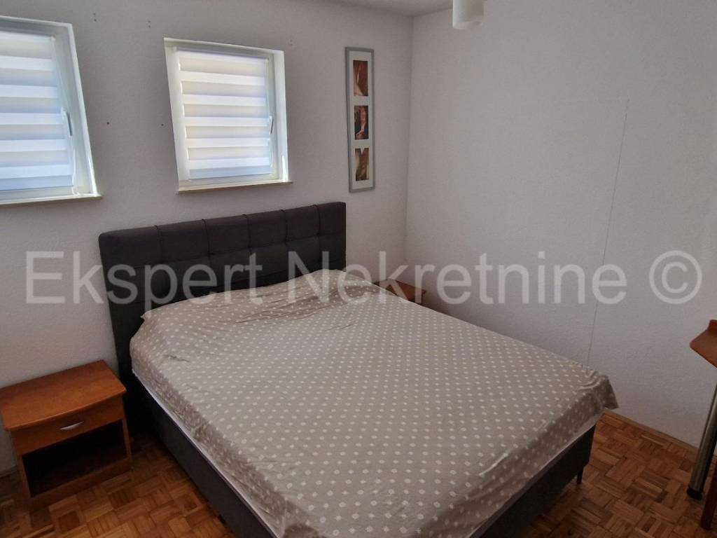 Stan u zgradi, Prodaja, Okrug, Okrug Gornji