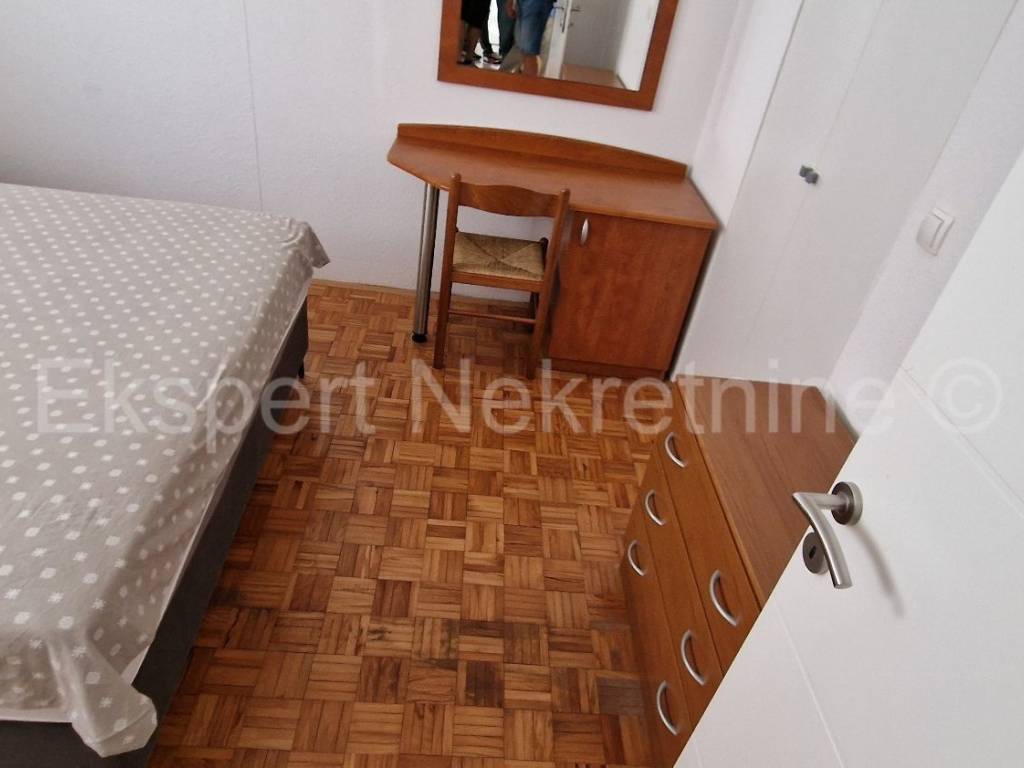 Stan u zgradi, Prodaja, Okrug, Okrug Gornji