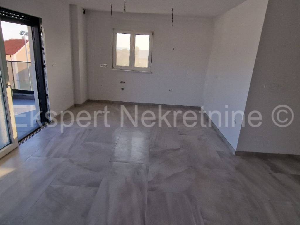Stan u novogradnji, Prodaja, Okrug, Okrug Gornji