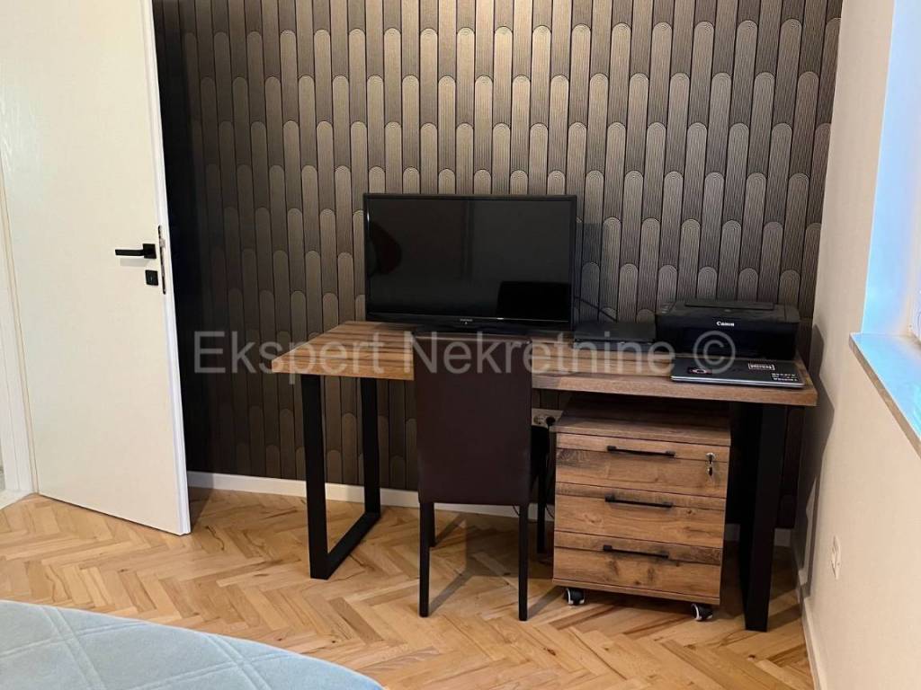 Stan u kuci, Prodaja, Okrug, Okrug Gornji