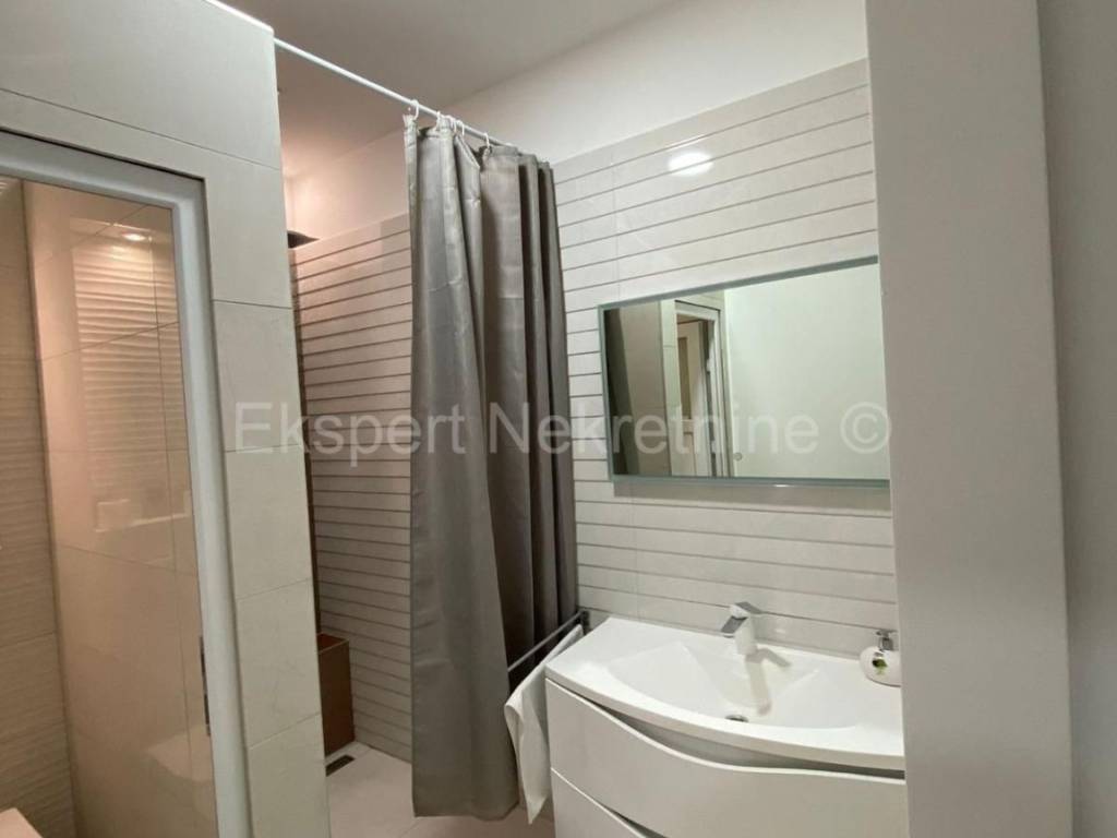 Hostel, Prodaja, Split, Split