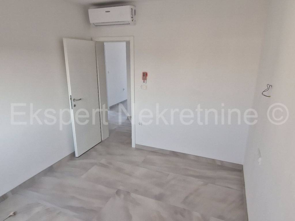 Stan u novogradnji, Prodaja, Okrug, Okrug Gornji