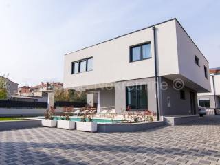 Vila, Prodaja, Kastela, Kastel Kambelovac