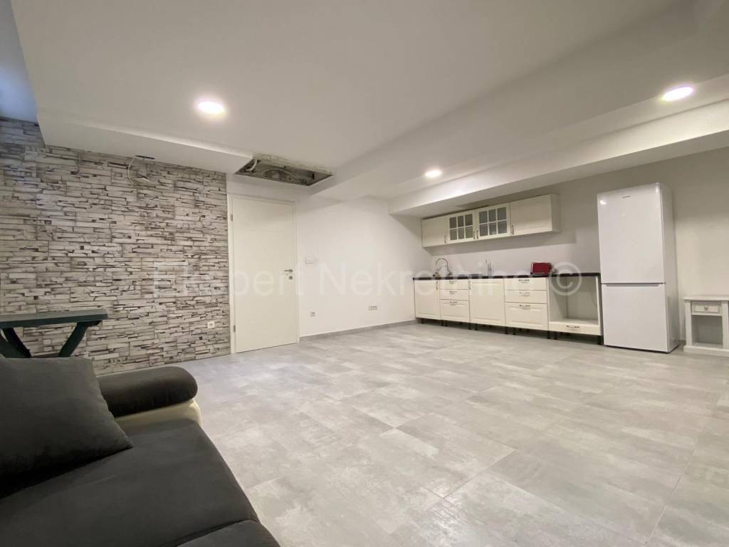 Hostel, Prodaja, Split, Split