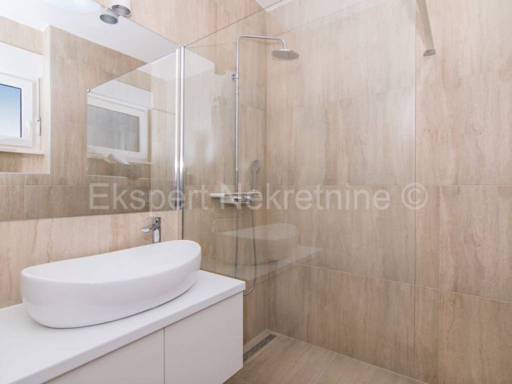 Vila, Prodaja, Kastela, Kastel Kambelovac