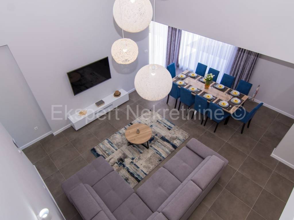 Vila, Prodaja, Kastela, Kastel Kambelovac