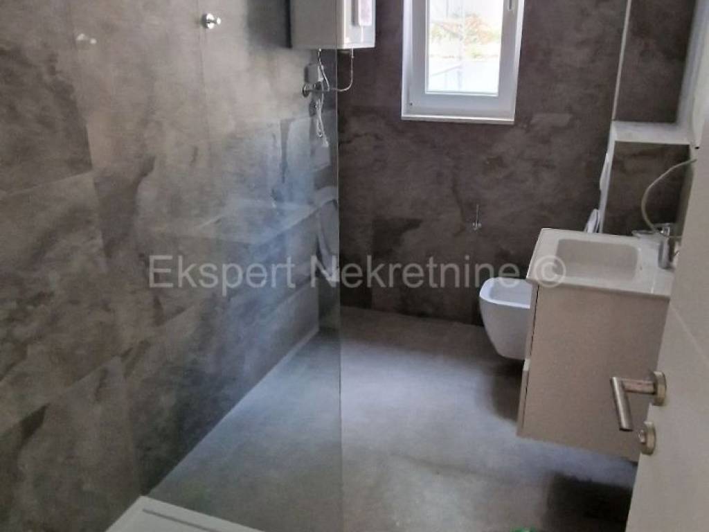 Stan u novogradnji, Prodaja, Okrug, Okrug Gornji