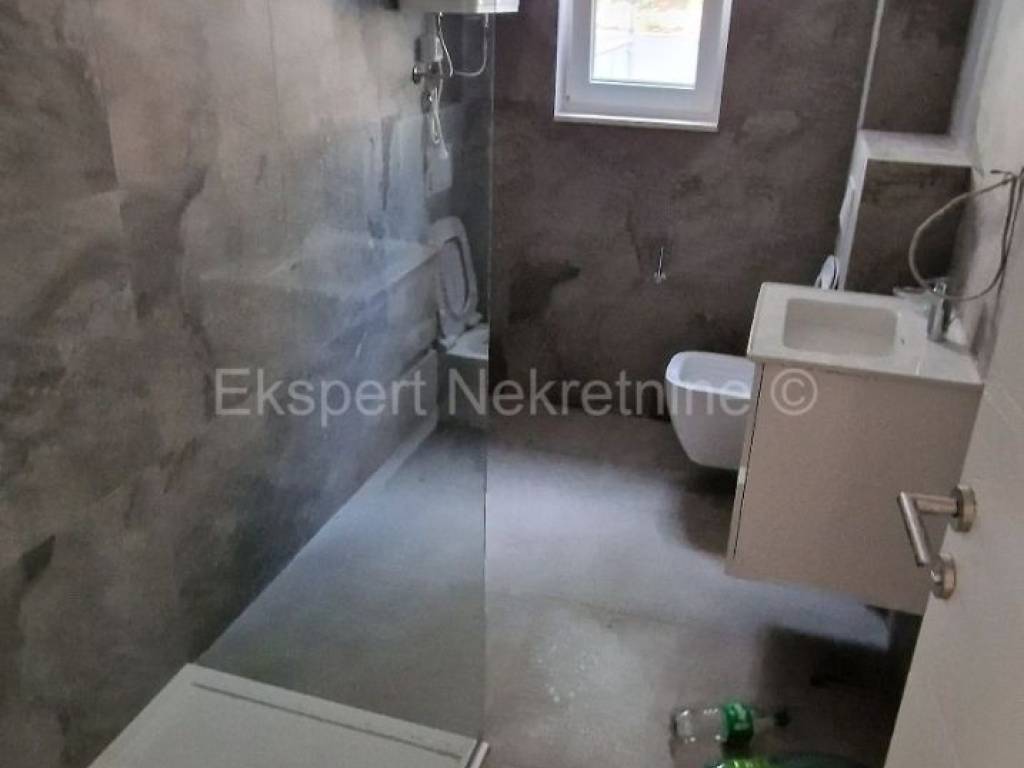 Stan u novogradnji, Prodaja, Okrug, Okrug Gornji