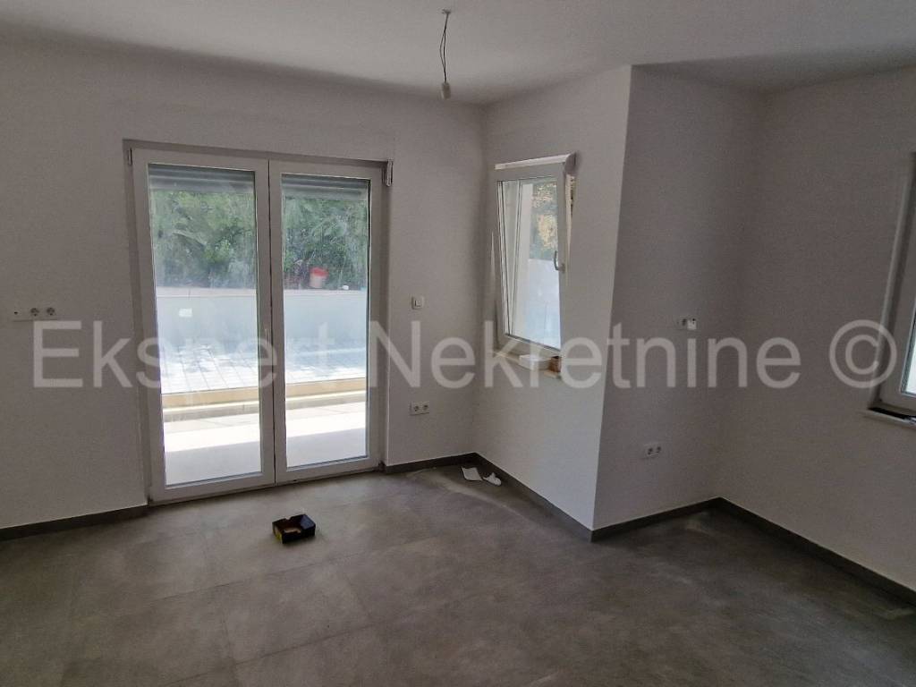 Stan u novogradnji, Prodaja, Okrug, Okrug Gornji
