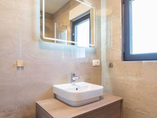 Flat in a building, Sale, Okrug, Okrug Gornji