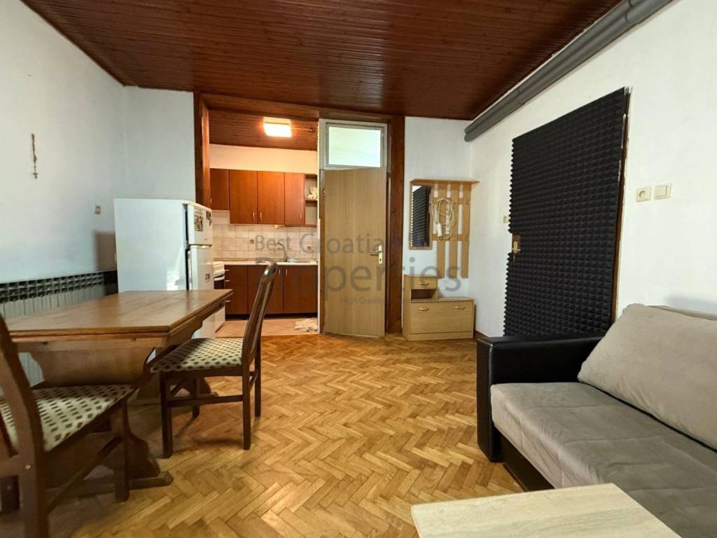 Stan u viseetaznoj kuci, Najam, Zagreb, Crnomerec