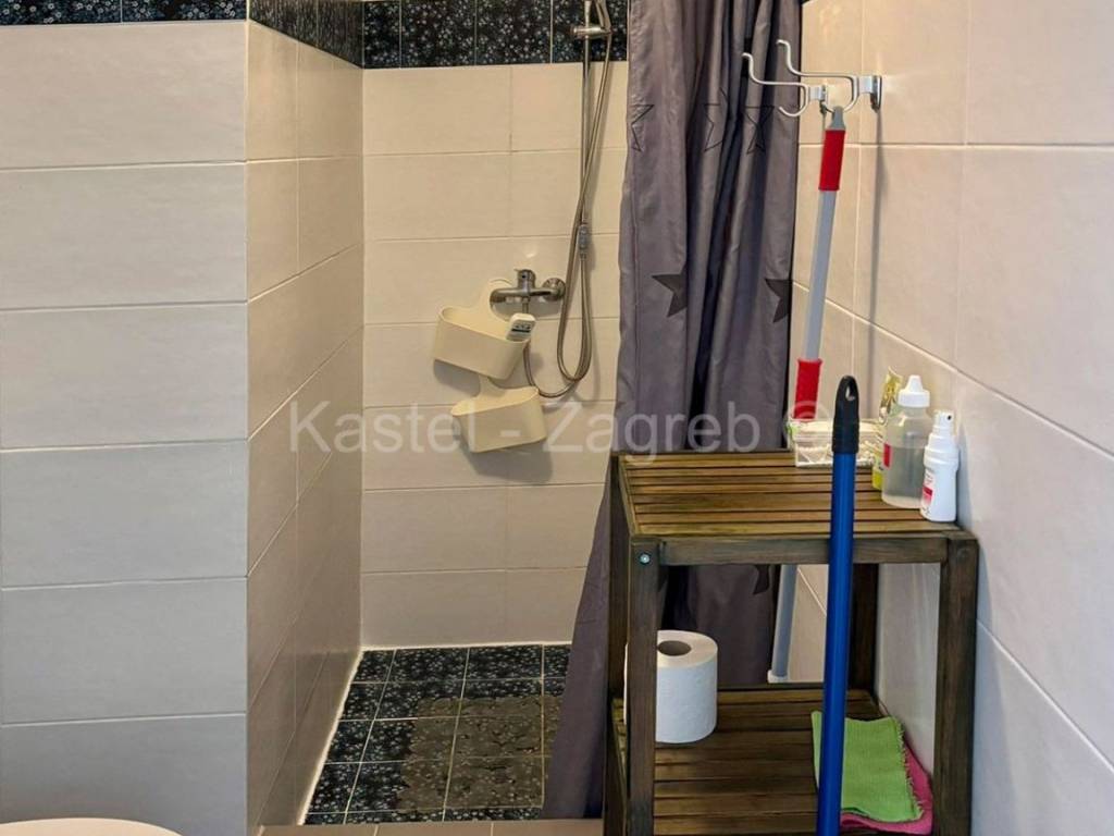 Dvojna kuca, Prodaja, Groznjan, Groznjan