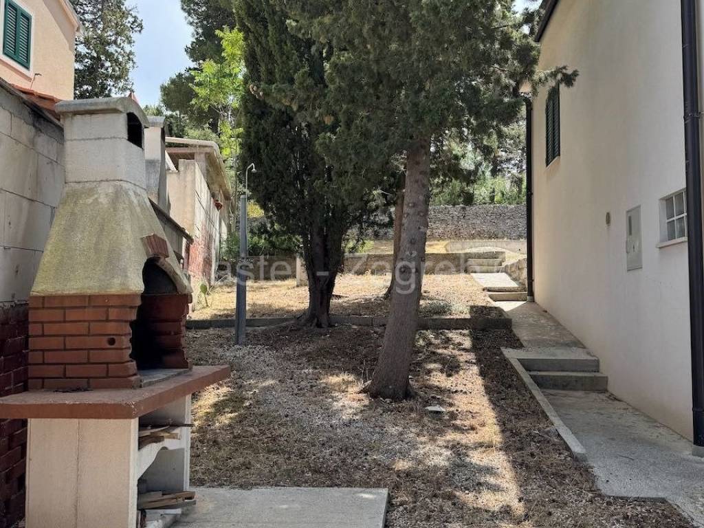 Kuca na moru, Prodaja, Sutivan, Sutivan