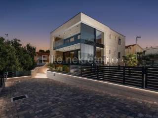 Flat in an urban villa, Sale, Malinska-dubašnica, Malinska