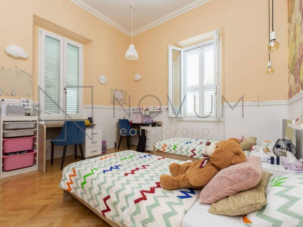 Stan u starijoj zgradi, Prodaja, Dugi rat, Dugi Rat