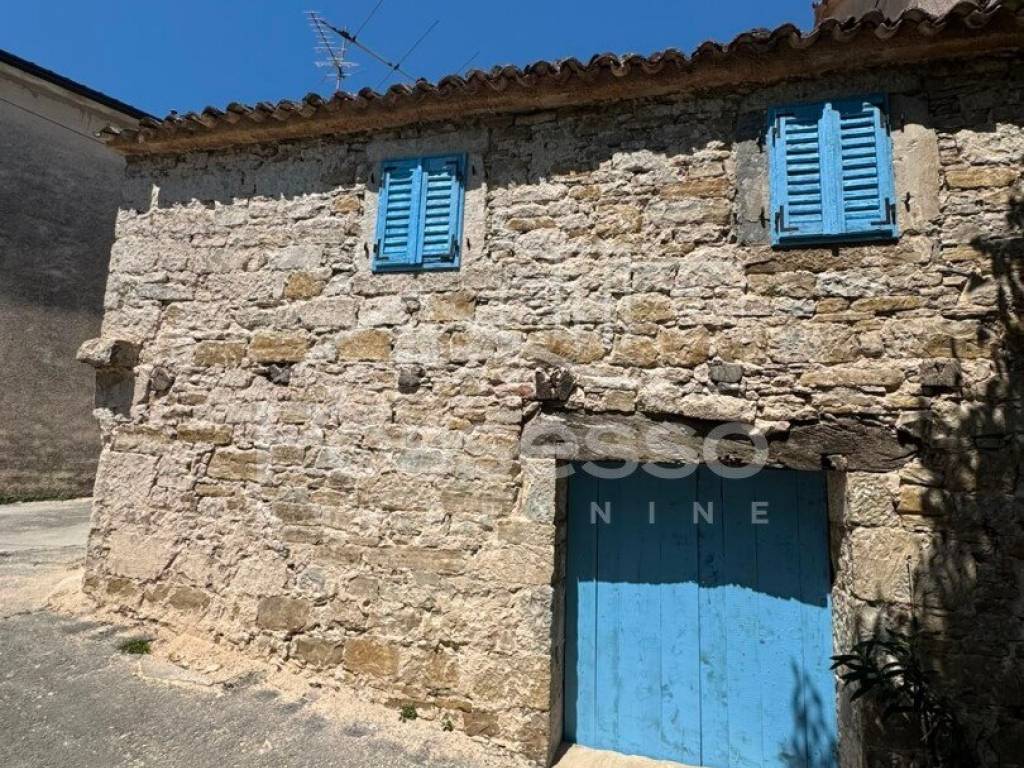 Buzet, Vrh