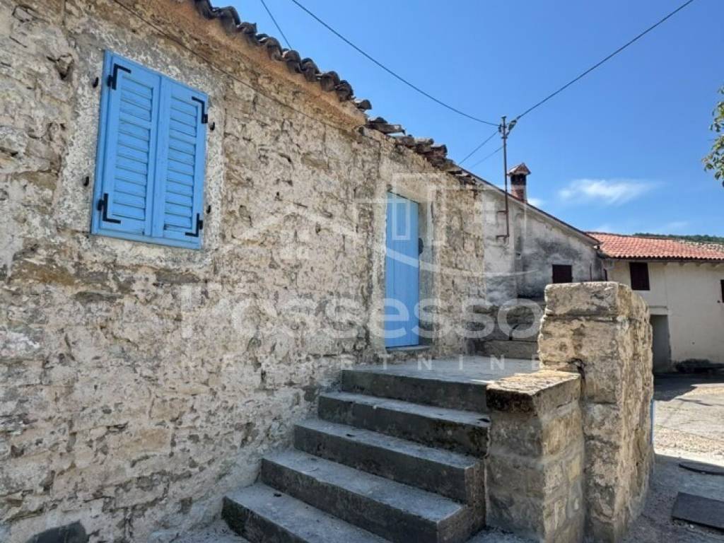 Buzet, Vrh