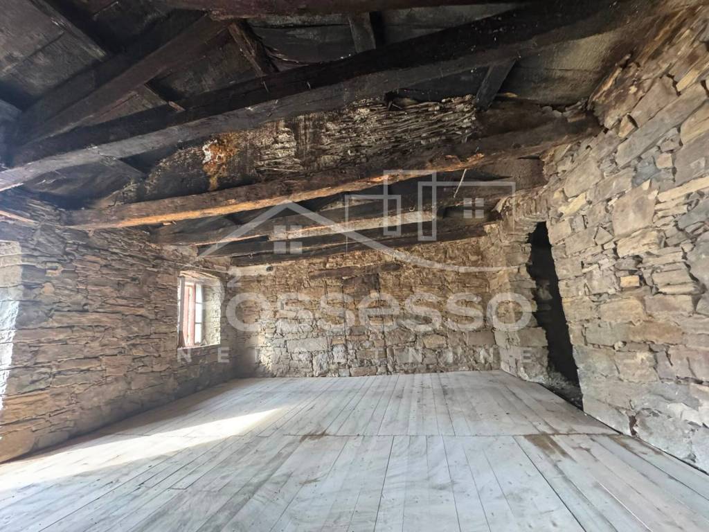 Buzet, Vrh