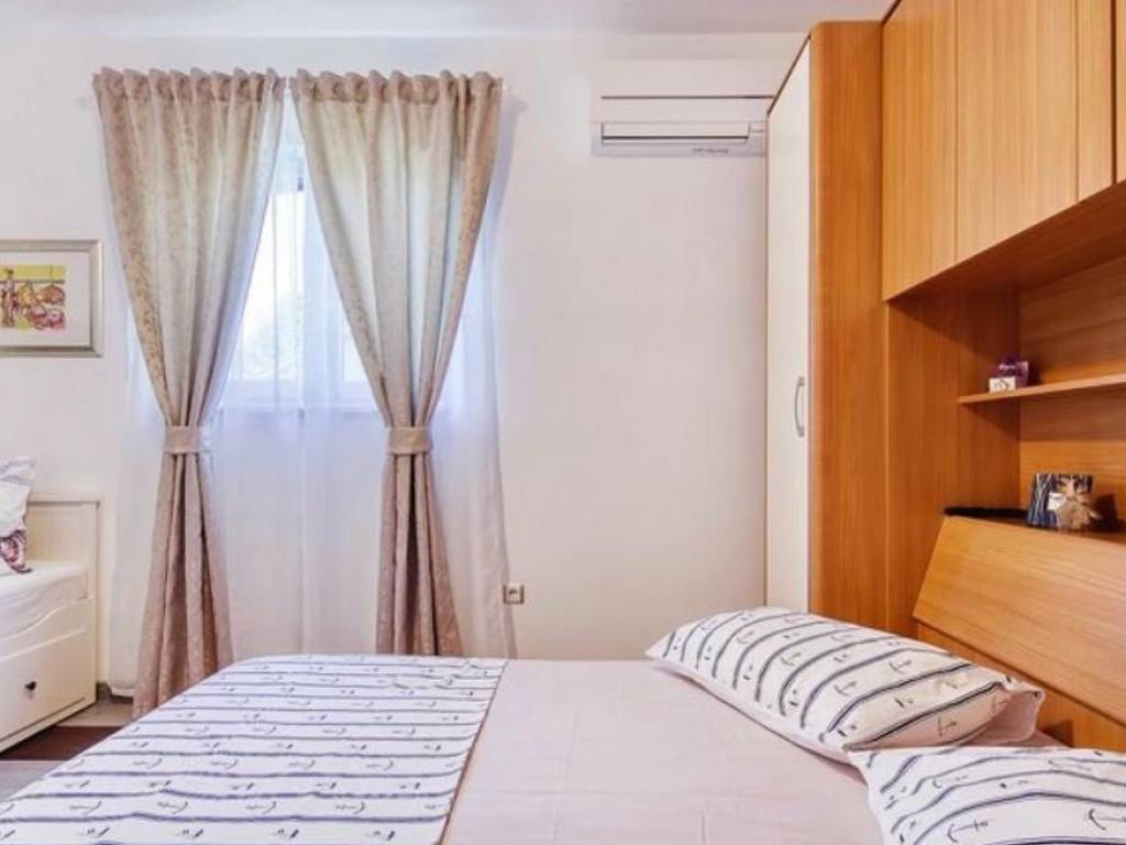 Vila, Prodaja, Starigrad, Tribanj