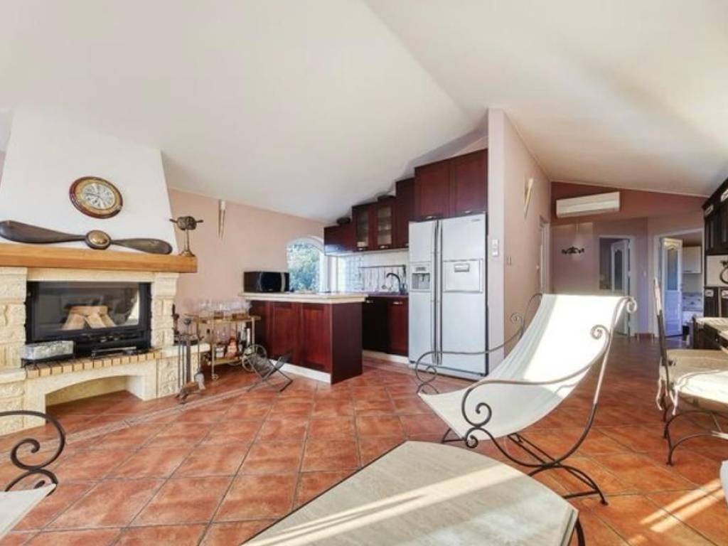 Vila, Prodaja, Starigrad, Tribanj