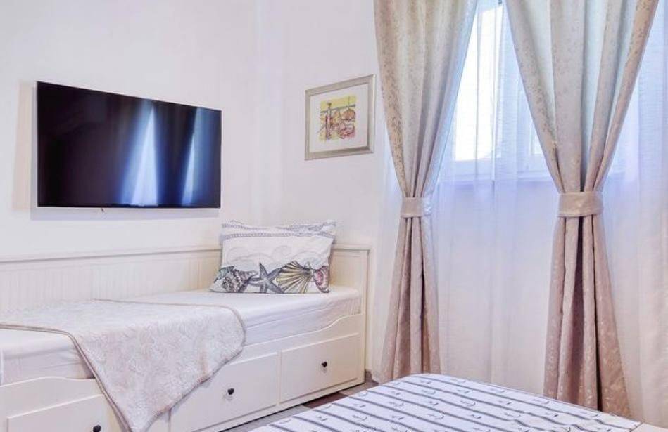 Vila, Prodaja, Starigrad, Tribanj