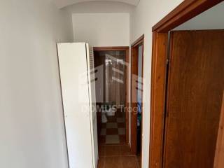 Kamena kuca, Prodaja, Okrug, Okrug Gornji