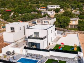 Vila, Prodaja, Seget, Seget Gornji