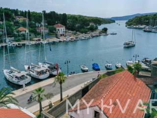 Jelsa, Vrboska