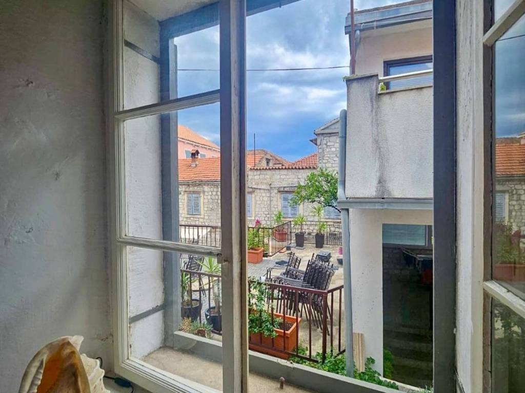 Kuca u nizu, Prodaja, Stari grad, Stari Grad