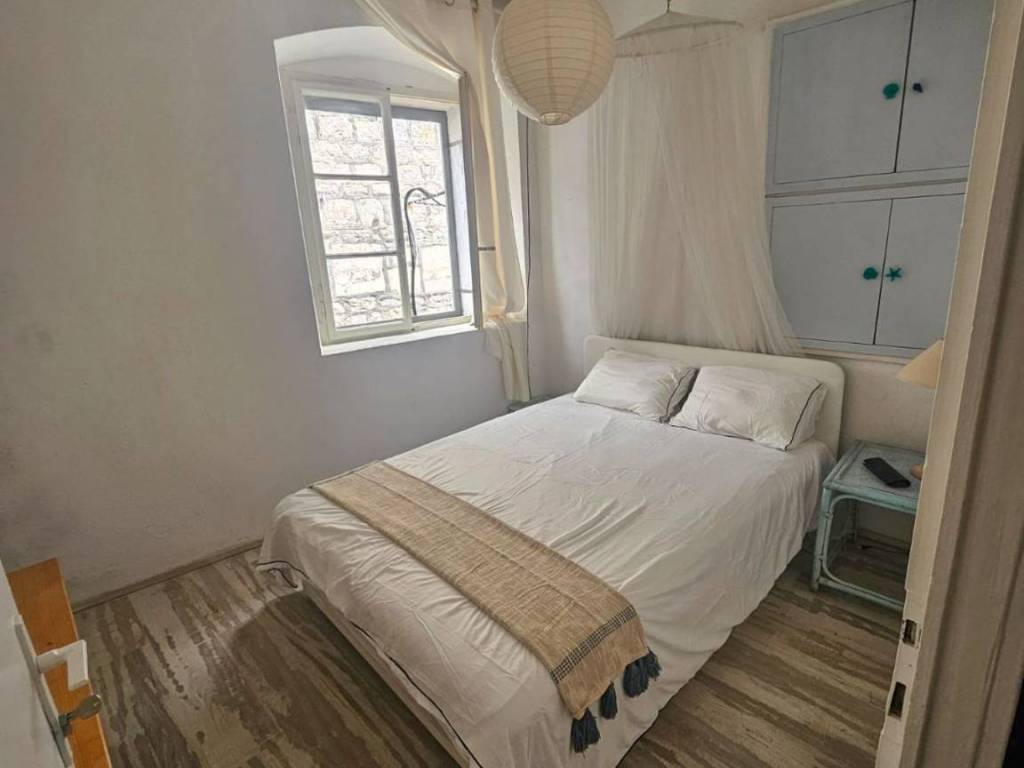 Kuca u nizu, Prodaja, Stari grad, Stari Grad
