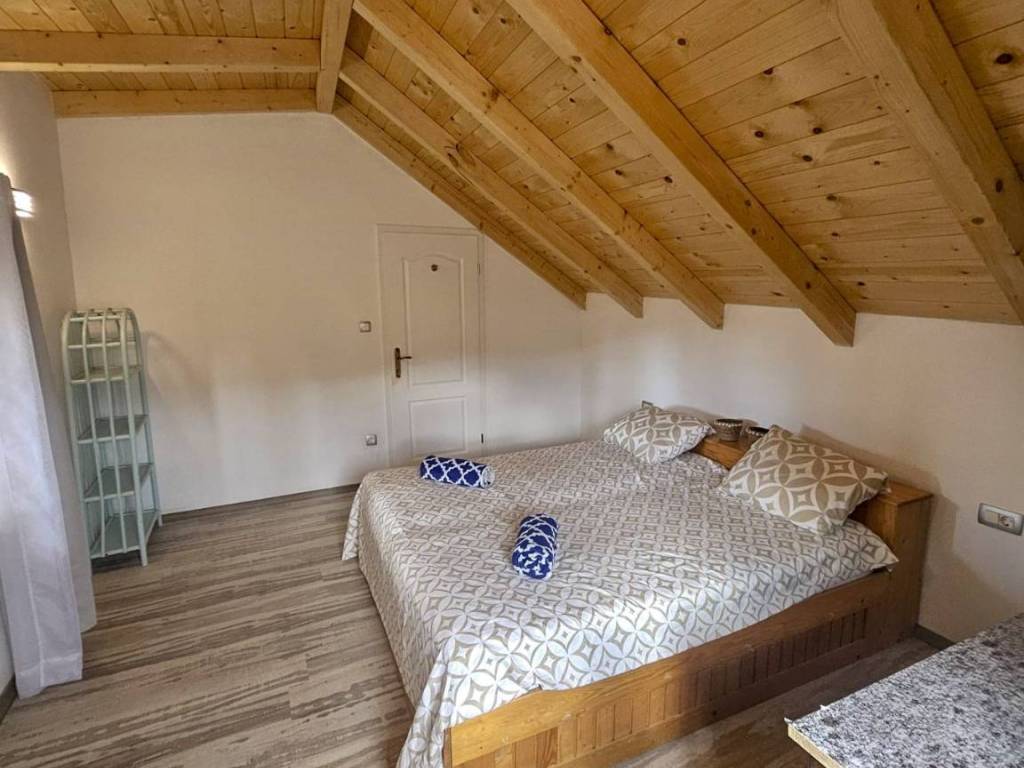 Kuca u nizu, Prodaja, Stari grad, Stari Grad