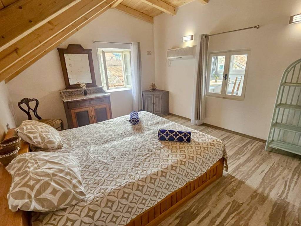 Kuca u nizu, Prodaja, Stari grad, Stari Grad