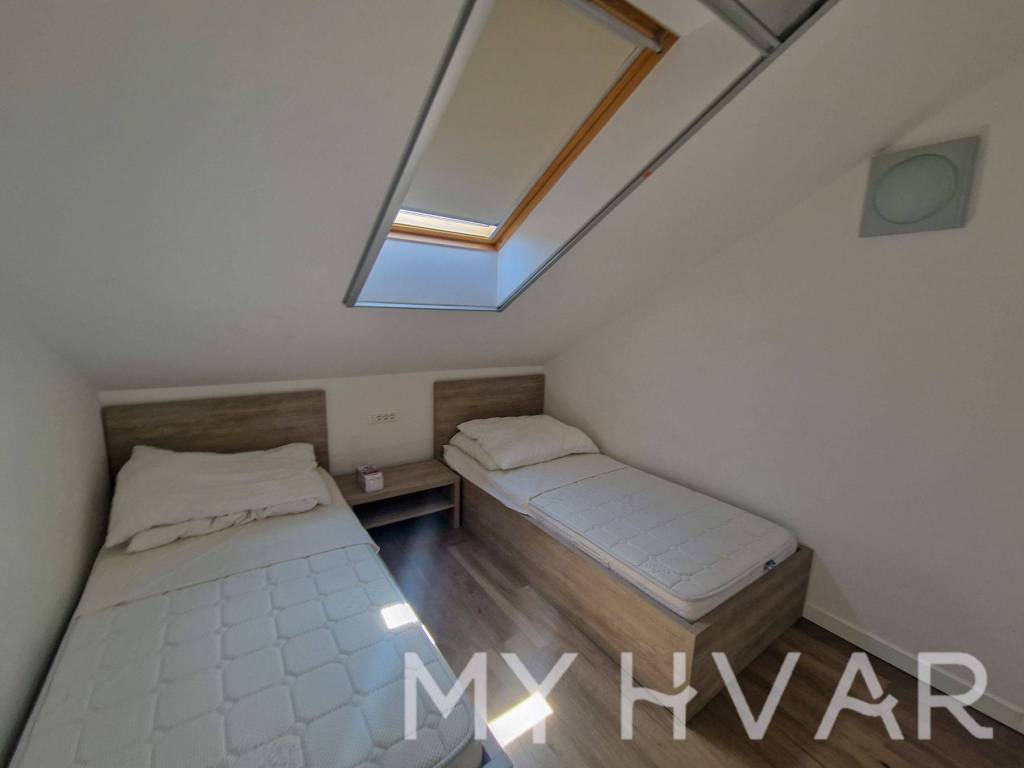 Kuca na moru, Prodaja, Jelsa, Jelsa