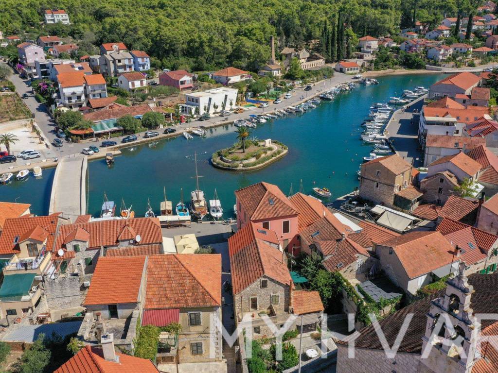 Kuca u nizu, Prodaja, Jelsa, Vrboska