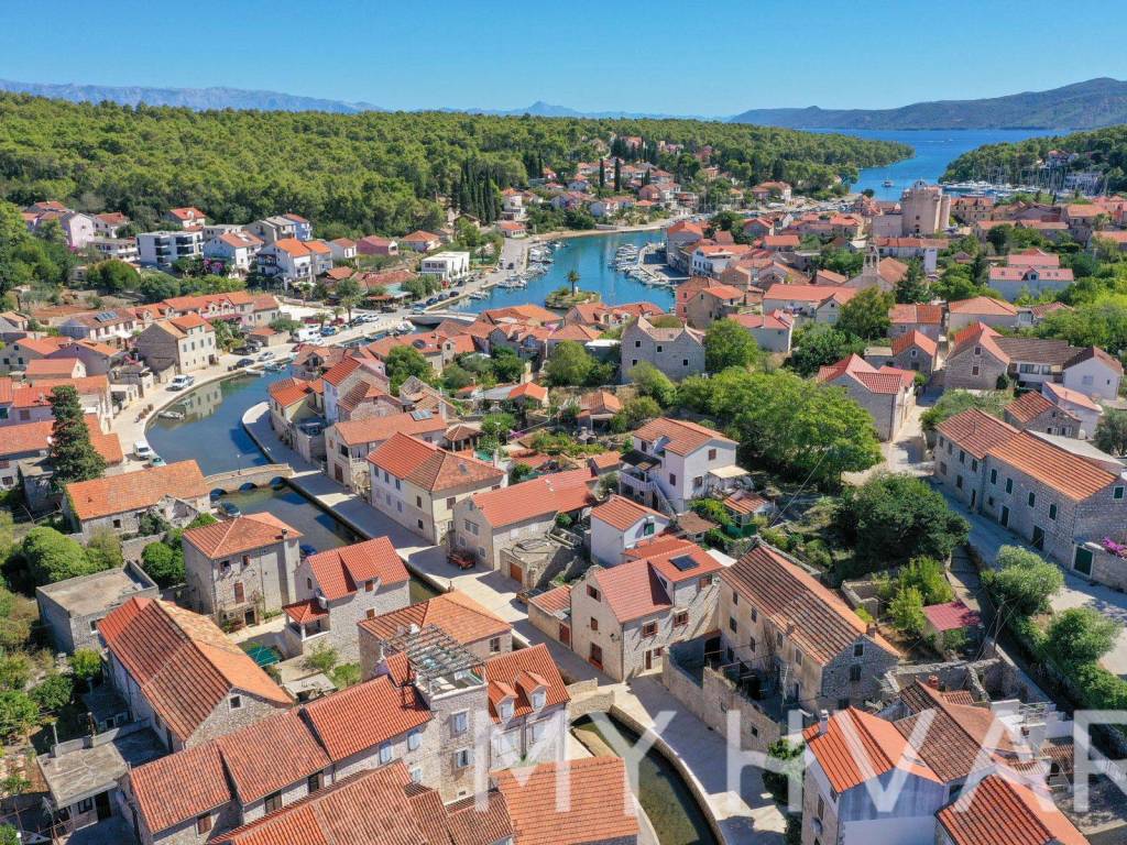 Kuca u nizu, Prodaja, Jelsa, Vrboska