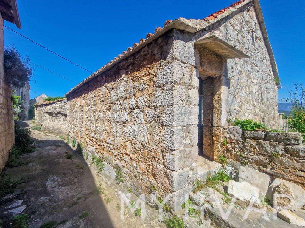 Kamena kuca, Prodaja, Stari grad, Vrbanj