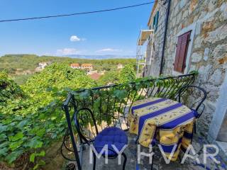 Kamena kuca, Prodaja, Jelsa, Pitve