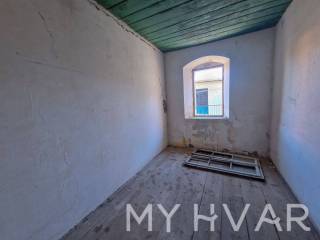 Kamena kuca, Prodaja, Jelsa, Vrisnik