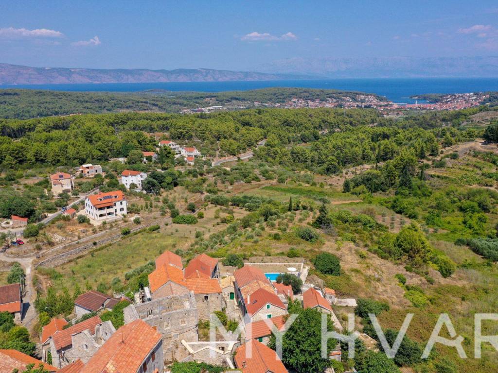 Kamena kuca, Prodaja, Jelsa, Pitve