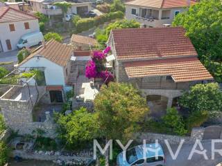 Kamena kuca, Prodaja, Jelsa, Svirce