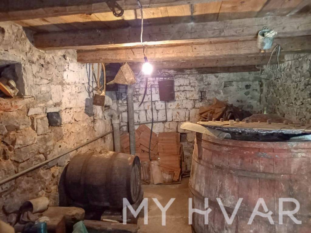 Kamena kuca, Prodaja, Stari grad, Vrbanj