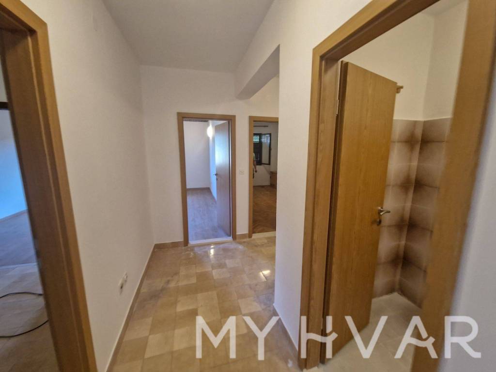Stan u zgradi, Prodaja, Jelsa, Jelsa