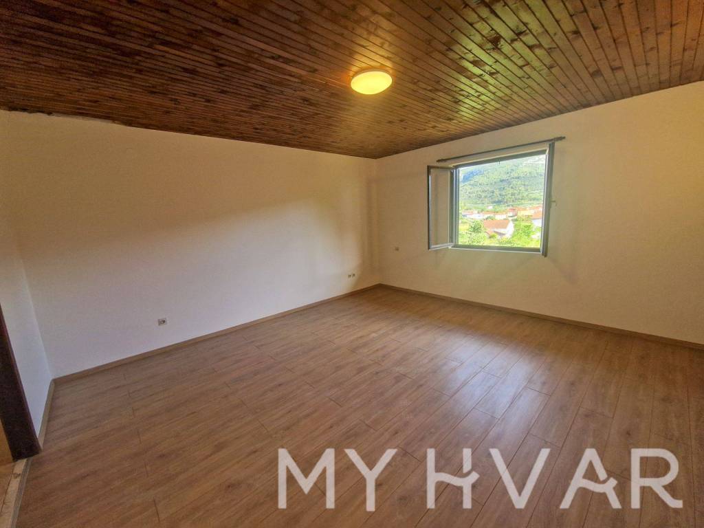 Stan u zgradi, Prodaja, Jelsa, Jelsa