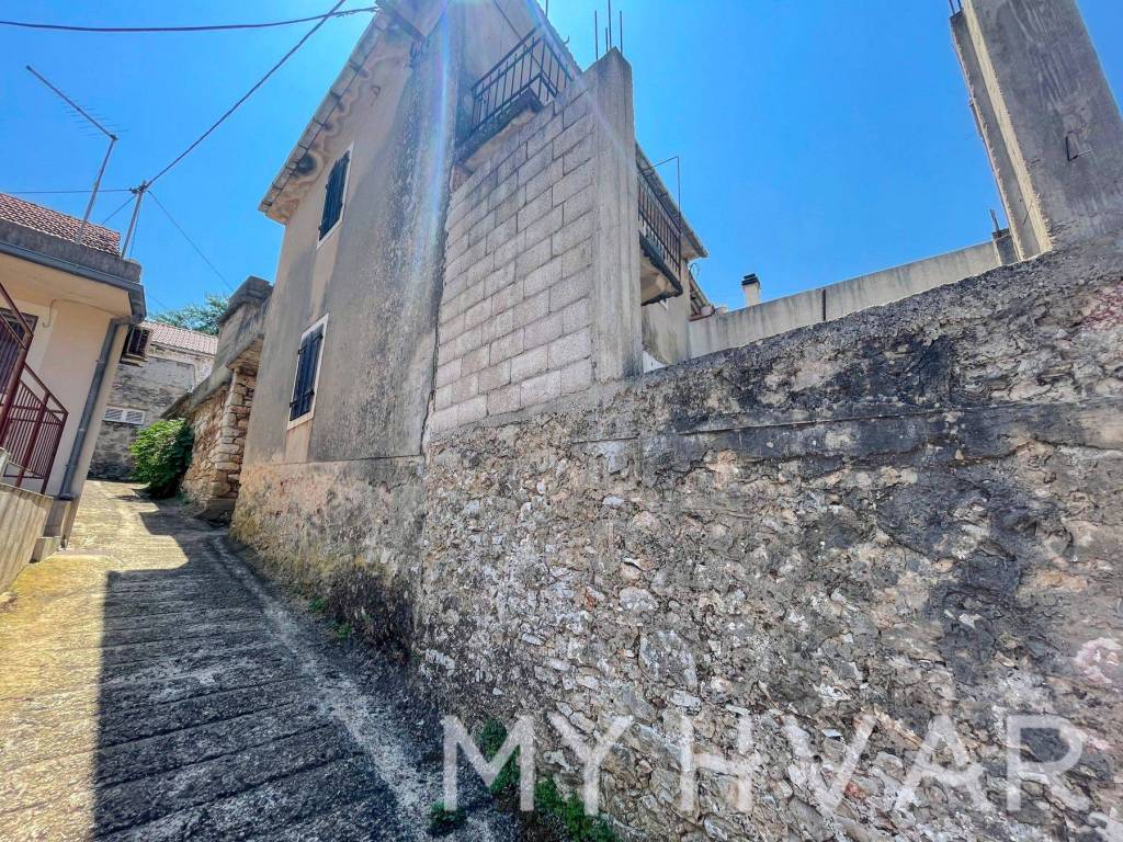 Kamena kuca, Prodaja, Stari grad, Vrbanj