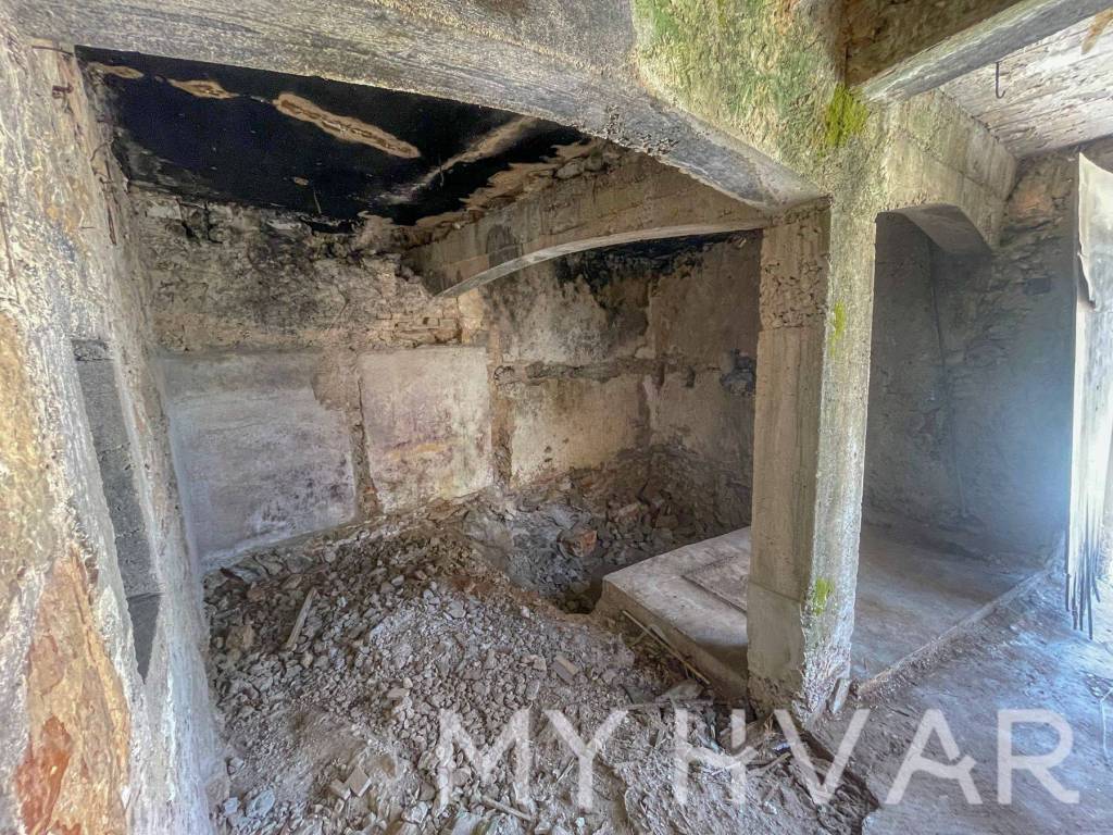 Kamena kuca, Prodaja, Stari grad, Vrbanj