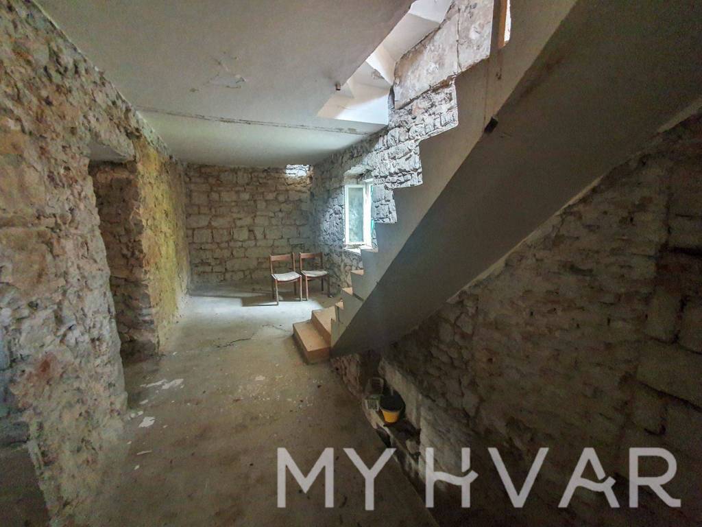 Kamena kuca, Prodaja, Stari grad, Stari Grad