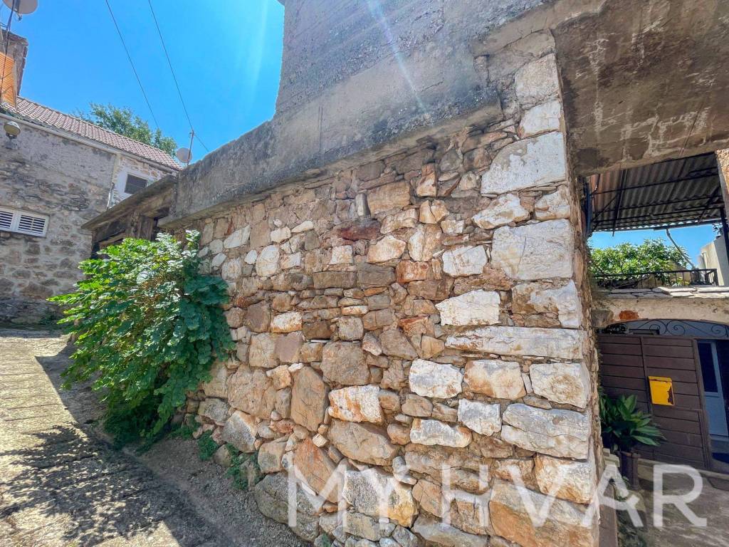 Kamena kuca, Prodaja, Stari grad, Vrbanj