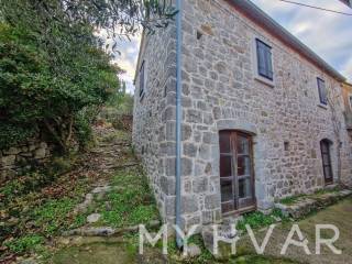 Kamena kuca, Prodaja, Stari grad, Dol