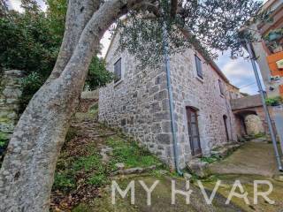 Kamena kuca, Prodaja, Stari grad, Dol